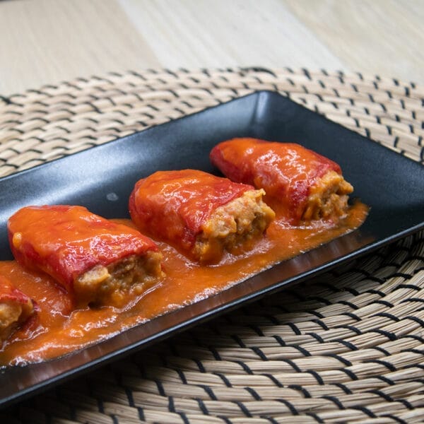 Pimientos rellenos de carne en salsa de Gesalaga