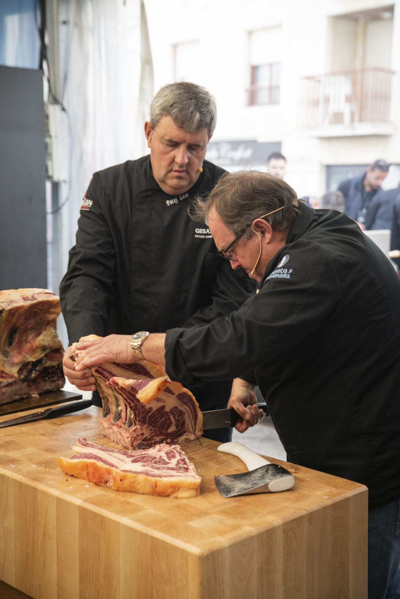 jose luis geslaaga y patxi lasa en una masterclass de cortes