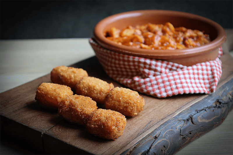 croqueta de buey con cecina de buey